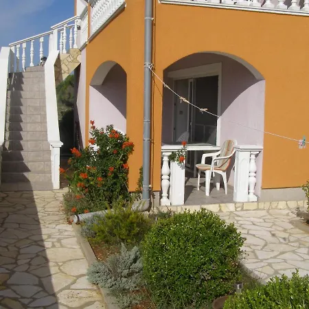 With A Parking Space - 14213 شقة *