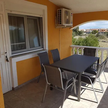 With A Parking Space - 14213 *