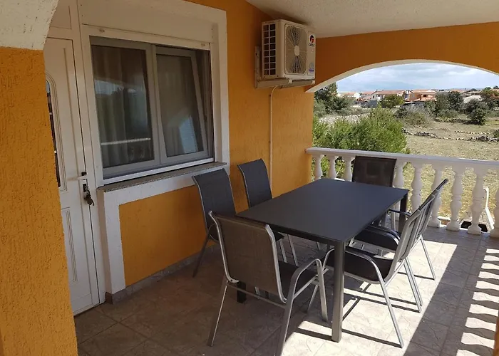 With A Parking Space - 14213 *