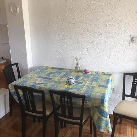 With A Parking Space - 14213 * Вир